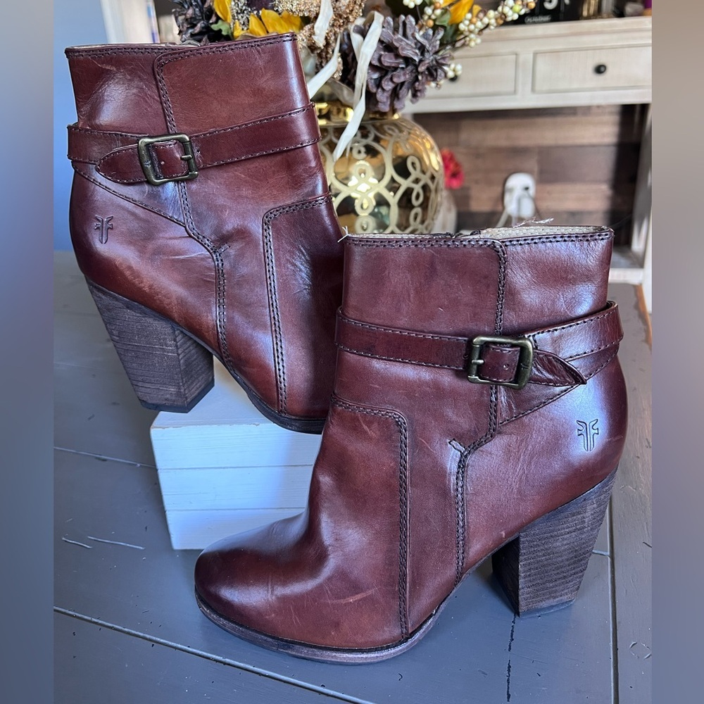 Frye‎ Patty Riding Boot Bootie Gently Worn Brown Leather Size  7.5
